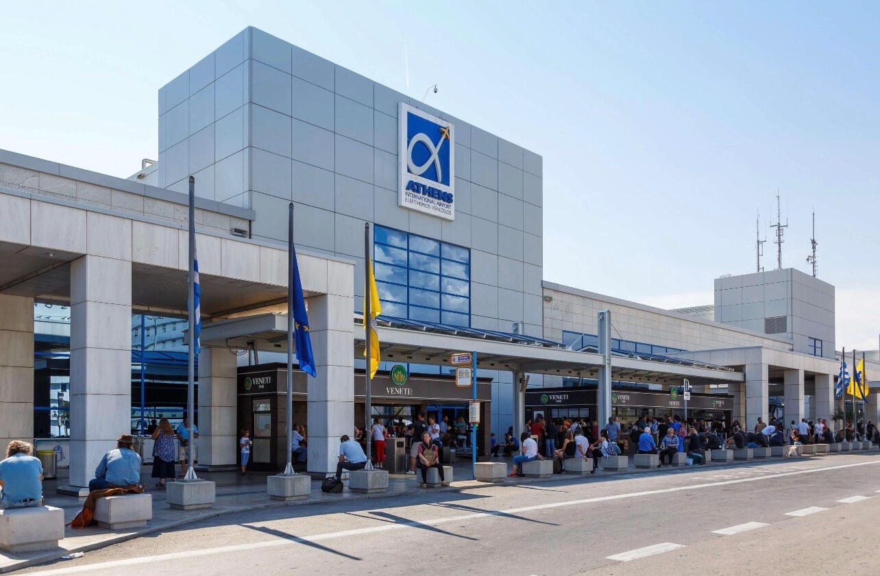 🚗 Airport Transfers Safe and reliable transfers to and from Athens Airport.